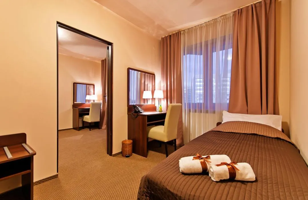 Hotel Wiatraczna-1